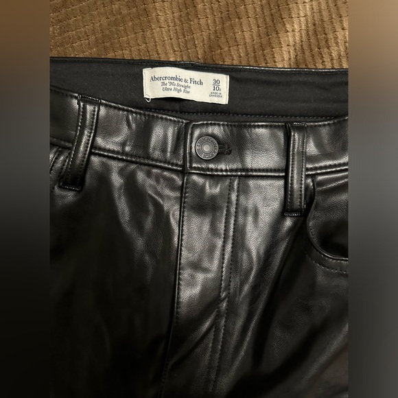 Abercrombie & fitch  . Vegan leather 90 straight pant - Picture 3 of 5